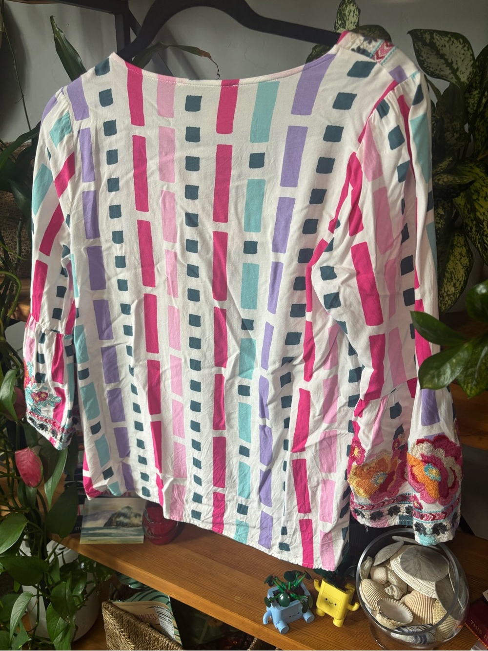 Savanna Jane White Pink Purple Multi-Color Embroidered Peasant Tunic | Medium - Picture 6 of 6